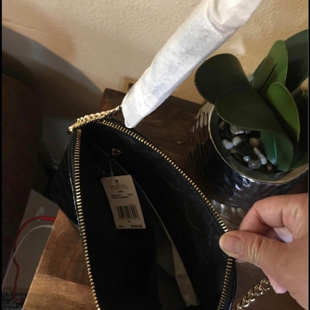 New Michael kors crossbody - Picture 2 of 3
